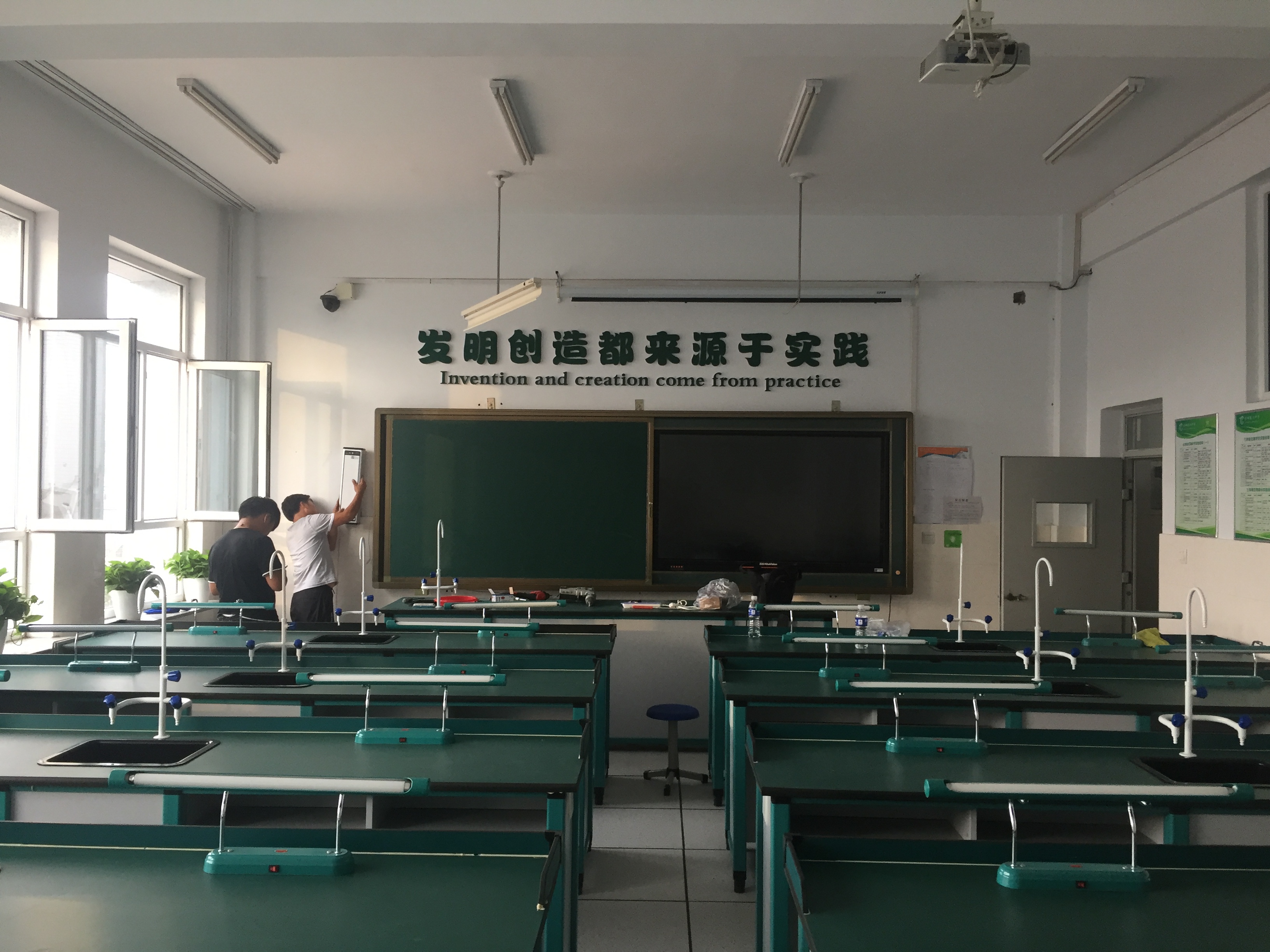 學(xué)?！盁o(wú)憂(yōu)云”錄播監(jiān)控系統(tǒng)建設(shè)